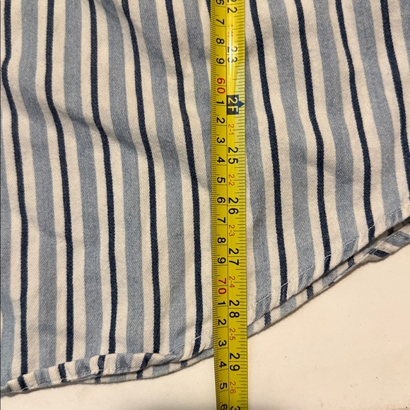 Vintage 90’s Coliseum World Explorer Blue Striped Button Down Shirt - Picture 4 of 6